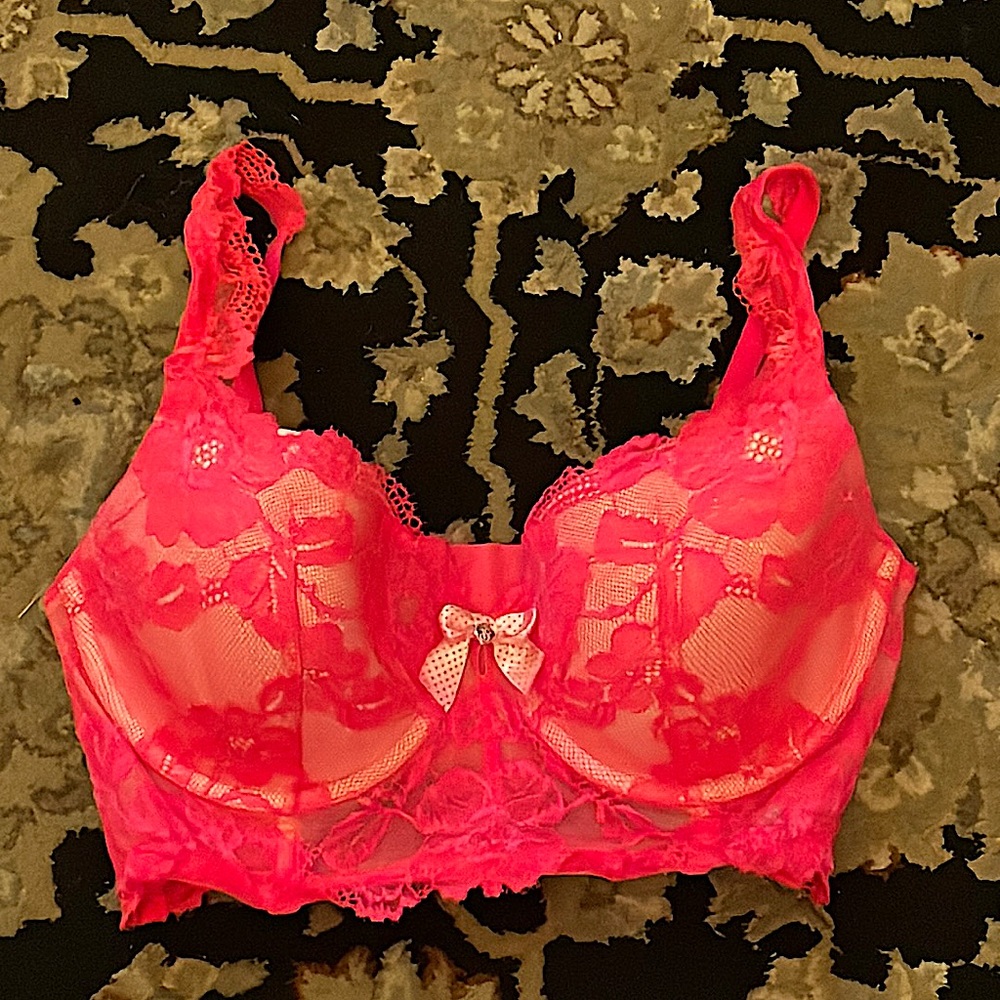 VS Electric Orange-Pink /Underwire/Padded Brassiere